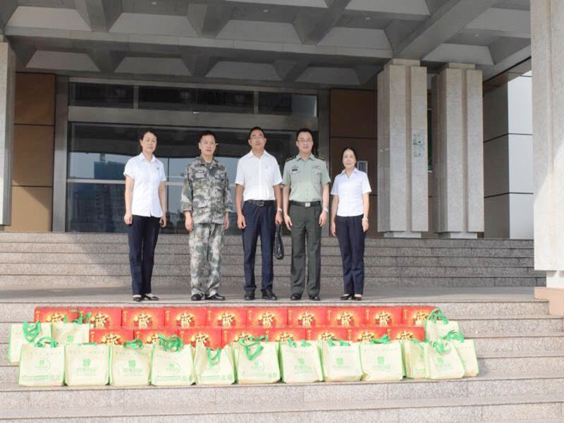 信泰慰問暖人心，軍民建設一家親