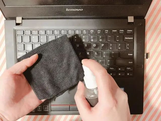 【一記居家】住手！不要再用酒精清潔電腦、手機屏幕，否則……